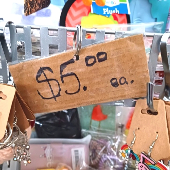 $5 Buck Basket Item For Live Show - Picture 9 of 9